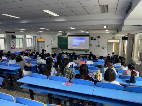 伟德官网新教师参加教师教学能力提升培训